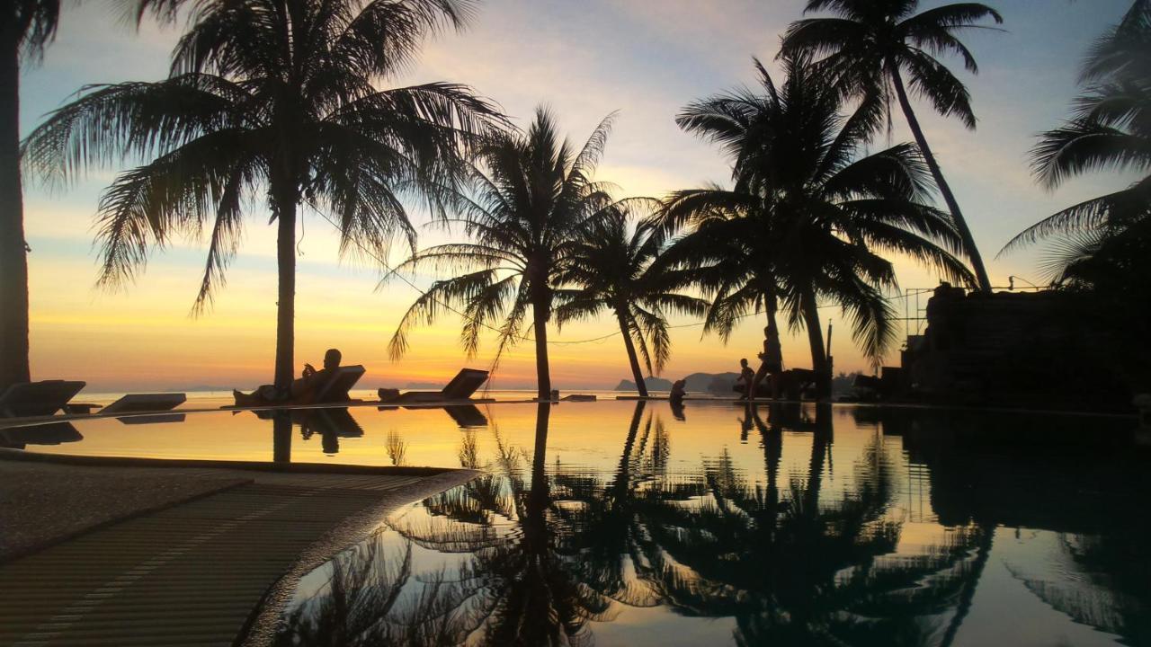 First Villa Beach Resort Baan Tai Εξωτερικό φωτογραφία
